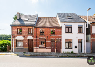 Grondig te renoveren woning nabij centrum Eeklo.